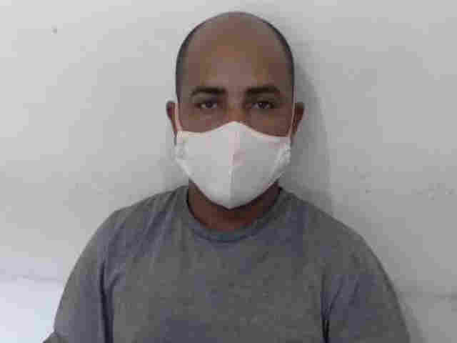 Homem vai pedir ajuda em quartel e é preso por matar a esposa a pauladas