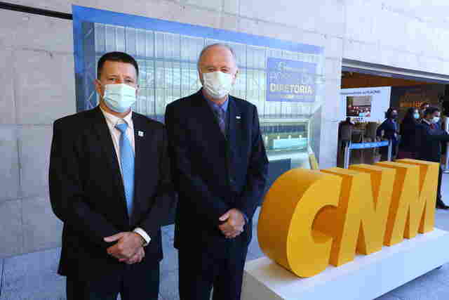 Presidente da AROM participa da cerimônia de posse da nova diretoria da CNM