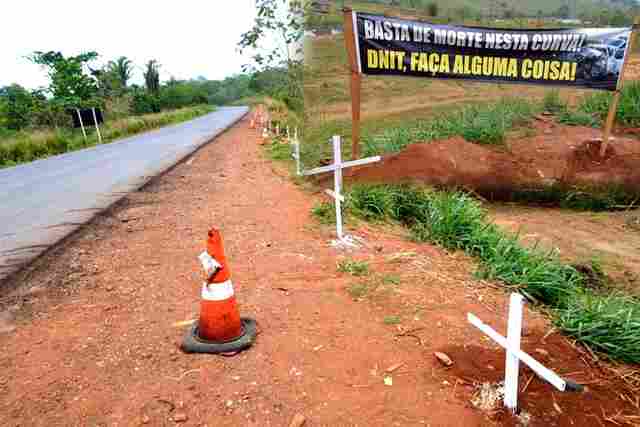 Mais uma vítima da curva da morte: motociclista perde controle e sofre acidente
