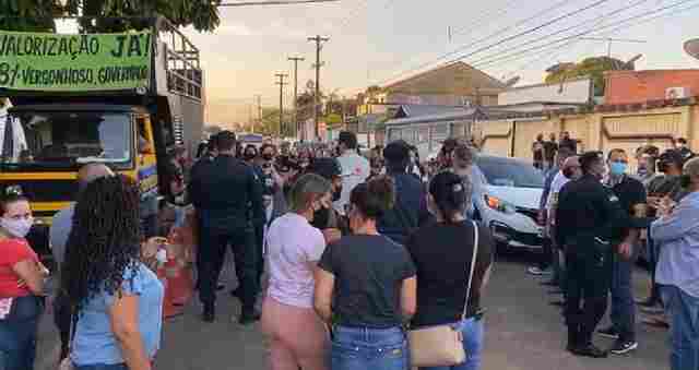 Movimento de esposas de PMs adia para segunda-feira decisão sobre fechamento de quartéis