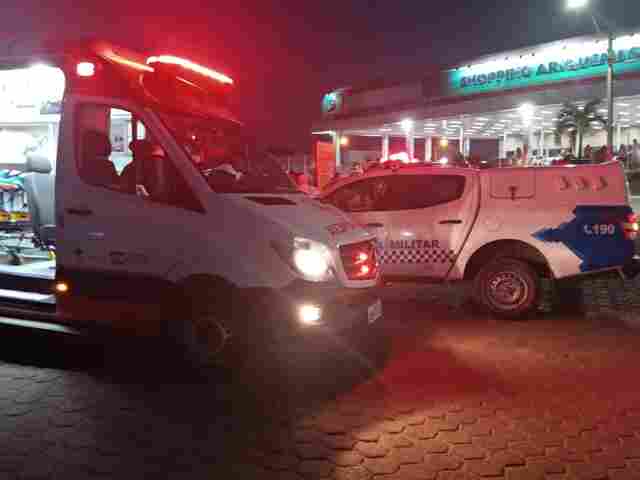 Jovem é morto com tiro na cabeça em posto de combustível