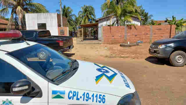 Mulher é encontrada morta com sinais de violência e Polícia prende três suspeitos