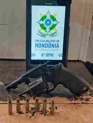 PM prende jovem armado que dirigia em alta velocidade