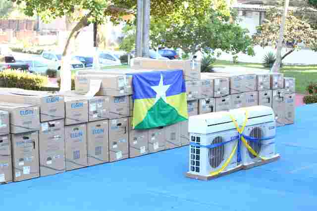 Deputado Alex Silva entrega 27 centrais de ar ao 1º batalhão de Polícia Militar