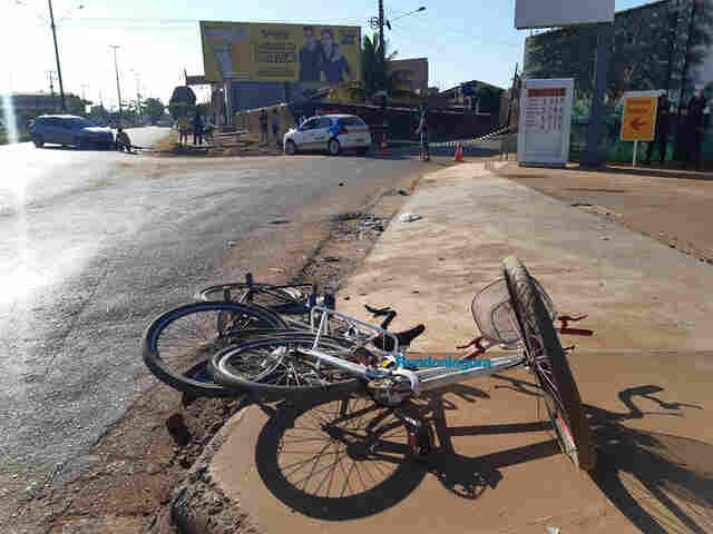 Ciclistas ficam feridos após acidente na Avenida Rio de Janeiro