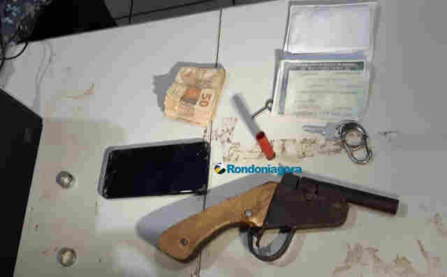 Adolescente é espancado por populares após roubo de R$ 2 mil em comércio na Zona Leste