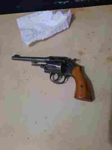 Dupla é presa pela PM momentos depois de assalto