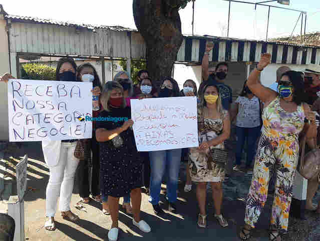Servidores da Câmara fazem protesto por correção da inflação em salários
