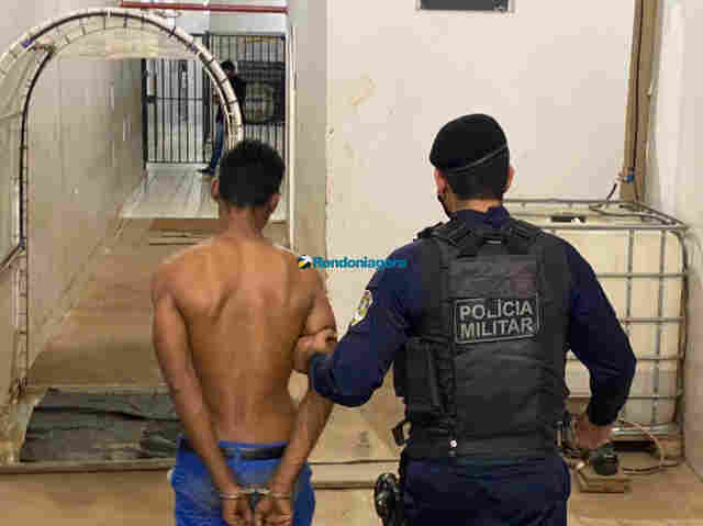 Criminosos roubam moto e quase R$ 2 mil de vítimas na zona leste; um é preso