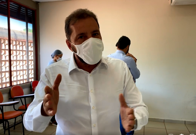 Vídeo: Prefeito convoca pessoas a partir de 32 anos para vacinação contra Covid-19 nesta quarta-feira