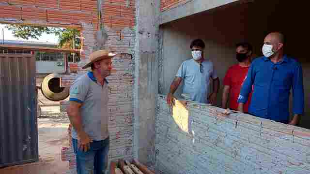 Ismael Crispin visita obras que estão sendo realizadas com emendas de sua autoria em Nova Brasilândia