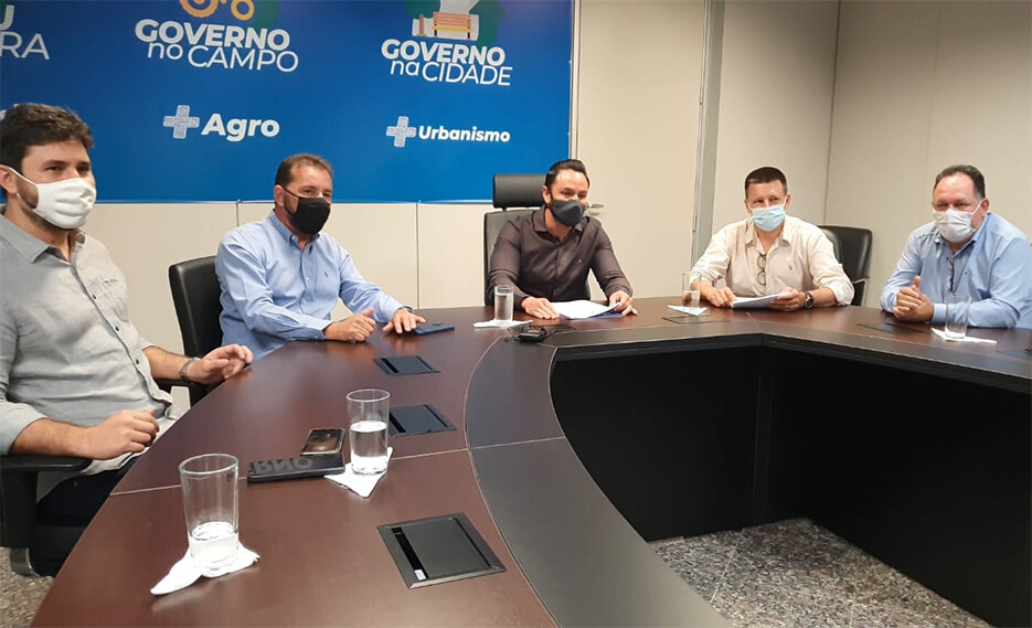 Vídeo: prefeitos entregam manifesto pedindo Refis para grandes devedores