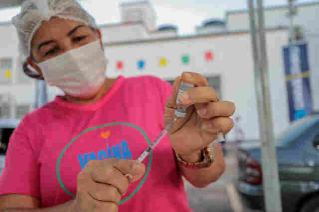 Jovens a partir de 24 anos começam a ser vacinados em Porto Velho