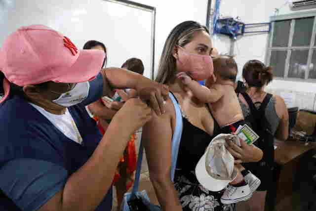 Força-tarefa vacina 2,3 mil pessoas contra a Covid-19 neste sábado em Porto Velho