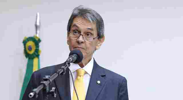 PF cumpre ordem do STF e prende o ex-deputado Roberto Jefferson