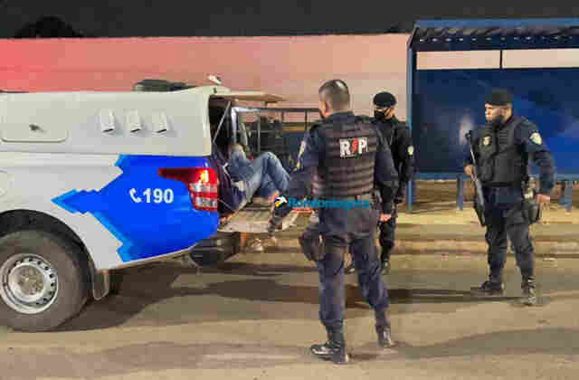 PM age rápido e prende bando armado acusado de roubo em Porto Velho