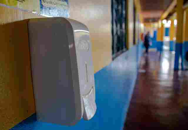 Pais e responsáveis devem orientar os estudantes sobre os protocolos de saúde