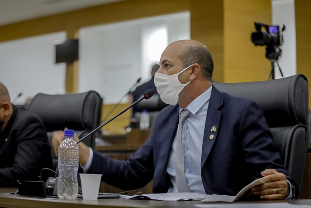 Ismael Crispin propõe auxílio alimentação para servidores da Emater