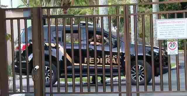 Cantor Sérgio Reis e deputado federal são alvos de operação da PF