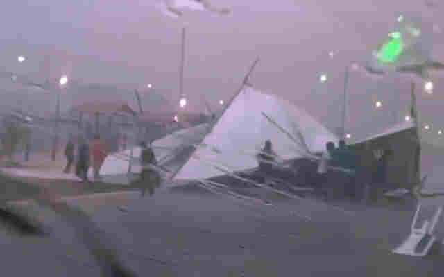 Vídeo: Temporal derruba árvores, poste e causa transtornos em Porto Velho