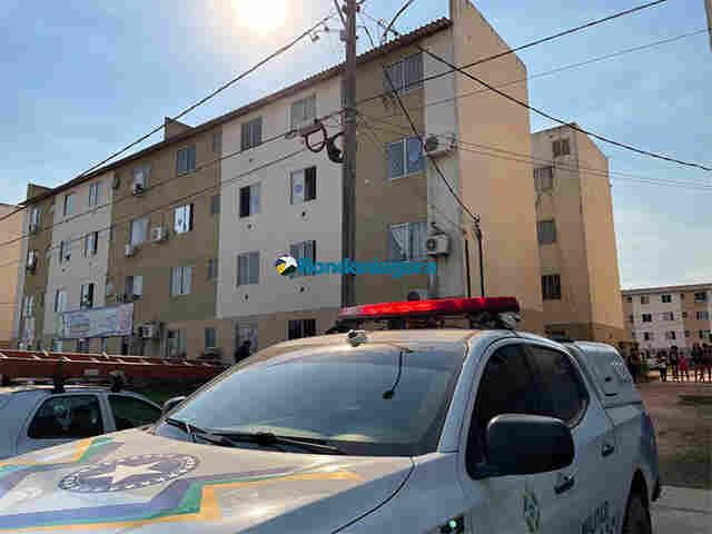 Homem é preso após esfaquear a mulher durante discussão