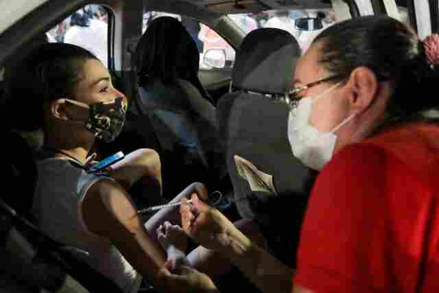 Prefeitura realiza drive-thru  nesta quarta-feira com foco na antecipação da 2ª dose