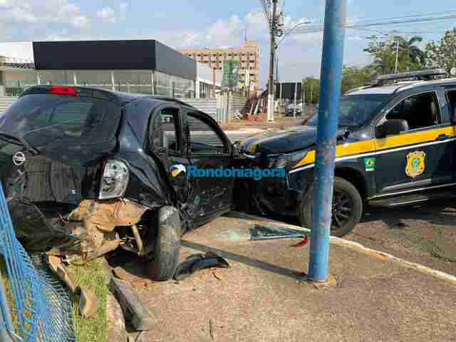 Mulher fica ferida em acidente envolvendo viatura da PRF