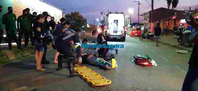 Motociclista fica gravemente ferido após avançar preferencial na capital
