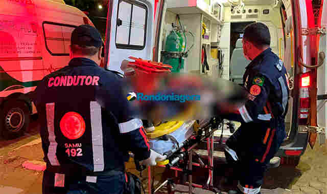 Assaltante é baleado duas vezes por PM após roubar bolsa de mulher em bar