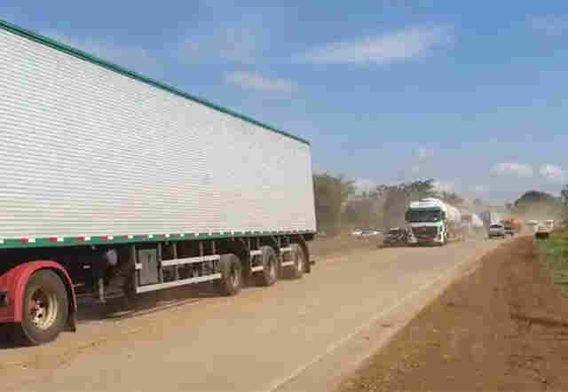 Vídeo: bloqueios em rodovias federais seguem em apenas 4 cidades de Rondônia
