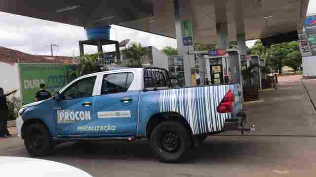 Postos de combustíveis de Porto Velho são autuados pelo Procon por aumentos abusivos