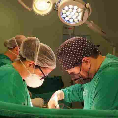 Governo de Rondônia publica edital de processo seletivo com mais de 200 vagas para médicos especialistas