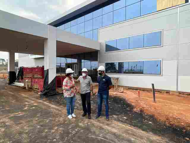 Laerte Gomes visita obras do Centro de Referência do Hospital do Amor e garante verba para atendimentos