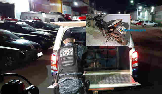 Força Tática prende dupla com moto roubada e arma de fogo