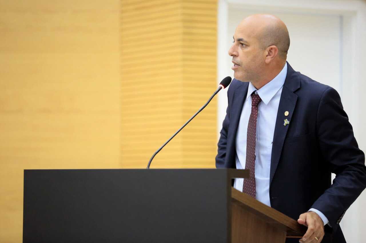 Ismael Crispin destaca ação do Governo e celebra convênio do Estádio Chupinzão
