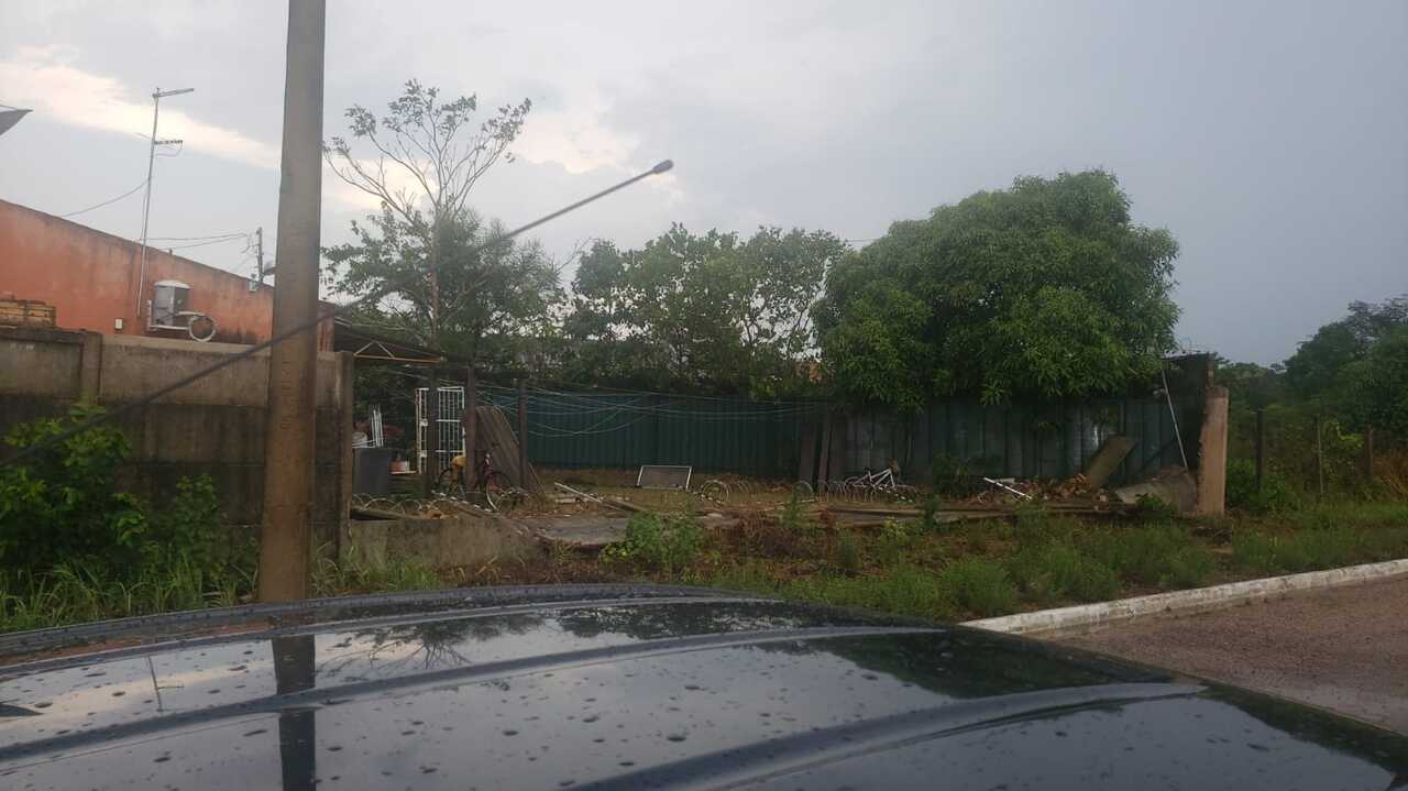Fotos: temporal rápido com ventos fortes causa destruição em vários bairros da capital