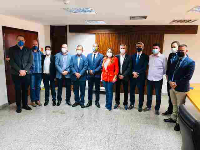 Presidente da Assembleia discute modelo de faculdade estadual com deputados do Tocantins