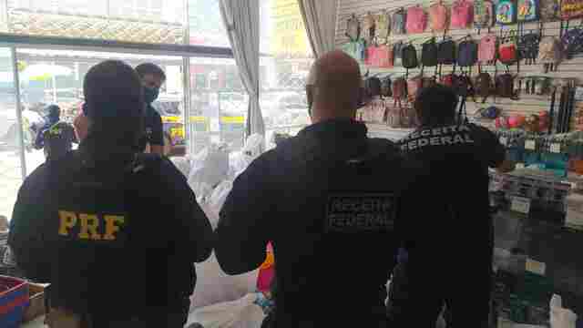 Operação da Receita Federal e PRF apreende quase R$ 5 milhões em mercadorias no centro da capital
