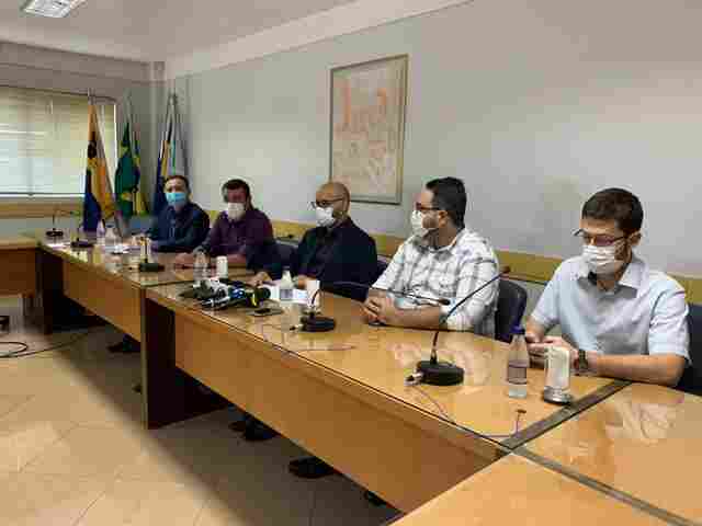 Demissões podem gerar impacto na população, alertam conselhos de saúde