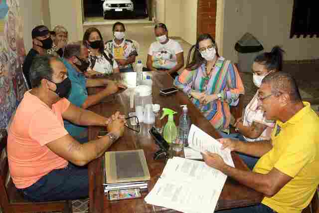 Galo da Meia Noite anuncia retorno em 2.022 e muda desfile para tarde