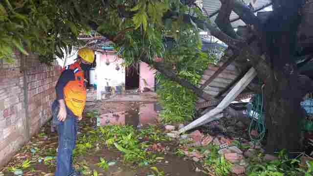 Defesa Civil Municipal orienta população para evitar acidentes durante as tempestades