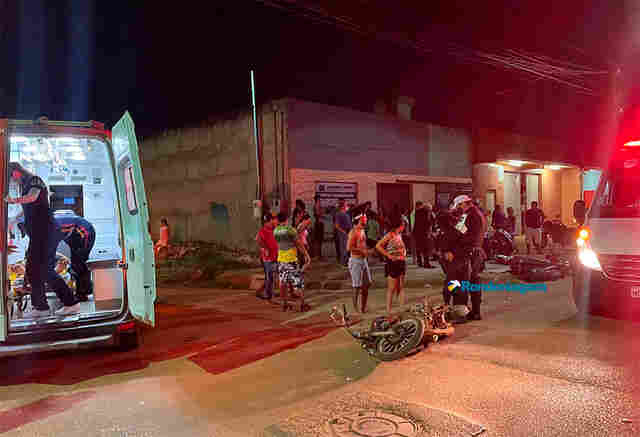 Duas pessoas ficam feridas em grave acidente envolvendo motos na zona leste da capital