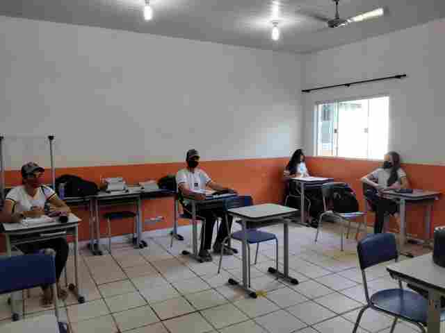 Escolas estaduais são autorizadas a retomar totalmente as atividades presenciais