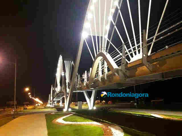 Ladrões invadem carros no Espaço Alternativo e roubam cartões de créditos