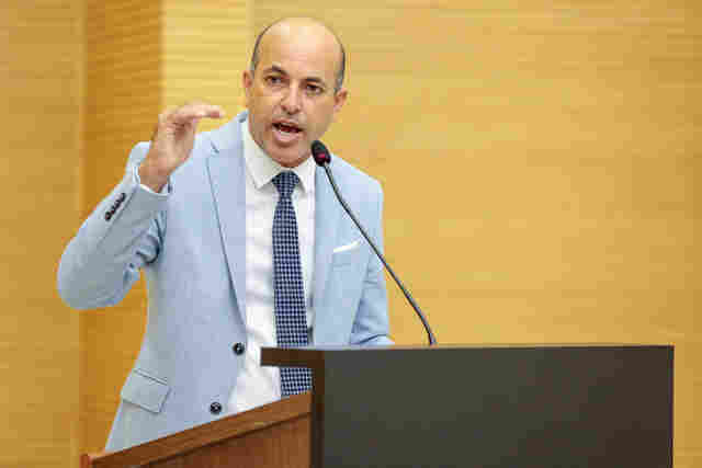 Ismael Crispin chama atenção mais uma vez para importância dos psicólogos e assistentes sociais nas escolas públicas