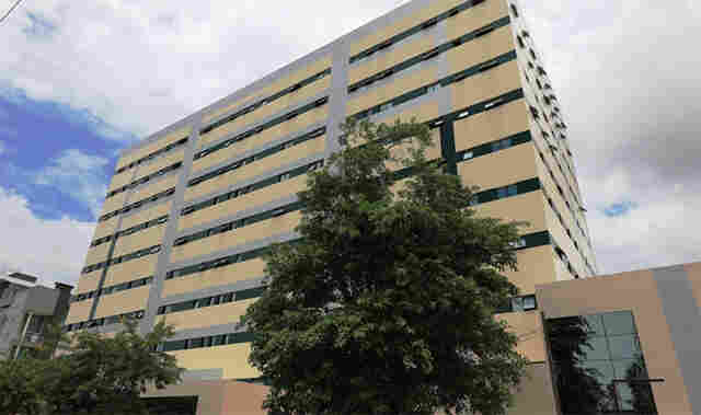 Idosa acidentada em bueiro receberá indenização por omissão do município