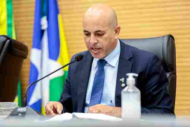 Ismael Crispin sugere parceria entre Governo e prefeituras para zerar fila de cirurgias eletivas