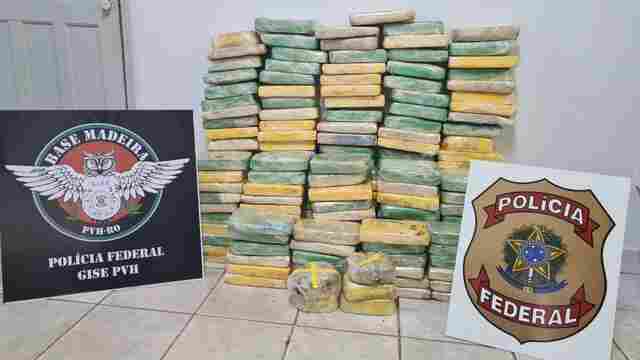 Com apoio da PRF, PF apreende carga com 200 quilos de cocaína e prende dois