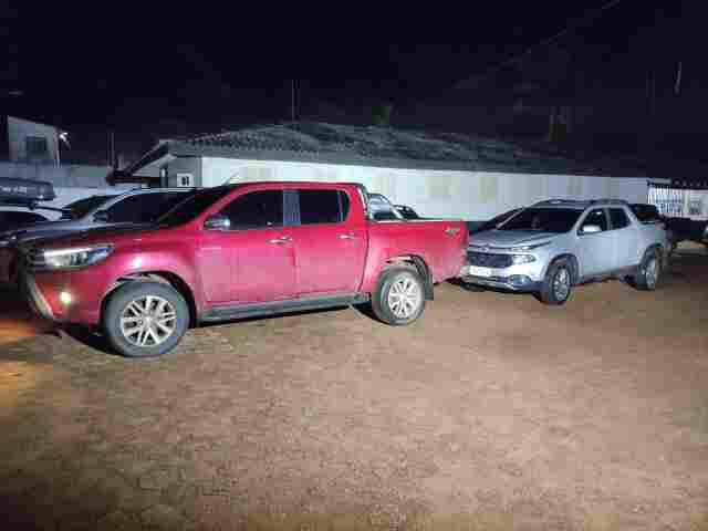 Forças policiais na fronteira recuperam veículos roubados em Guajará-Mirim; oito foram presos