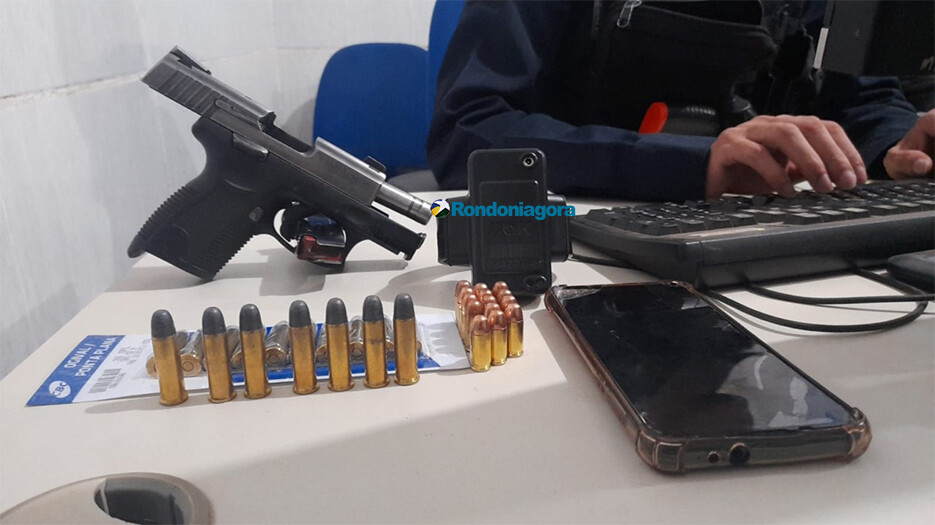 PM prende homem monitorado com arma e munições